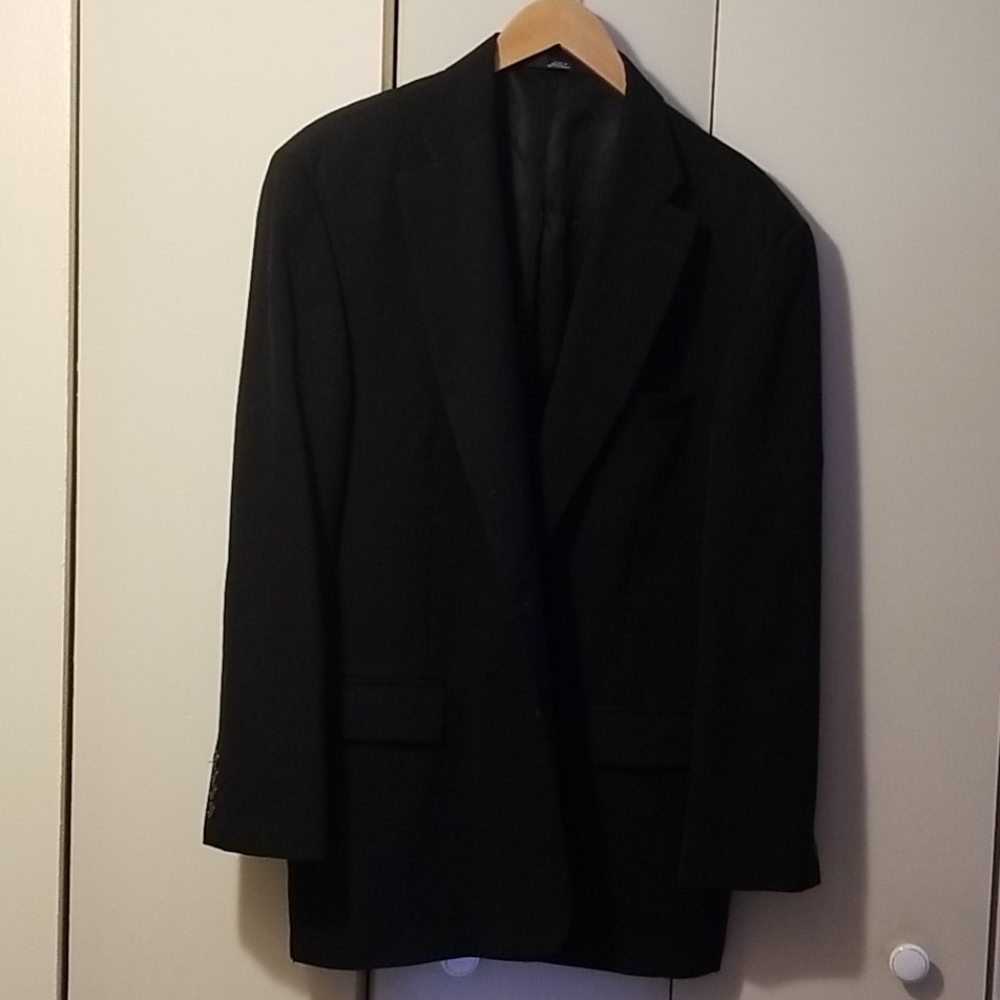 44 reg. Black haggar sport coat